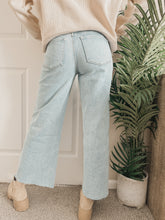 Load image into Gallery viewer, Olivia Wide Leg Jeans / Vervet
