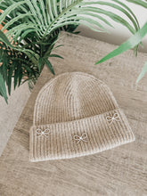 Load image into Gallery viewer, Pearl Bow Beanie
