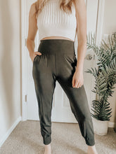 Load image into Gallery viewer, Carmen Relaxed Joggers - Black
