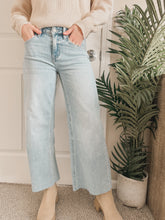 Load image into Gallery viewer, Olivia Wide Leg Jeans / Vervet
