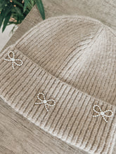 Load image into Gallery viewer, Pearl Bow Beanie
