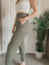 Load image into Gallery viewer, Carmen Relaxed Joggers - Olive
