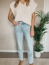 Load image into Gallery viewer, Kimberly Straight Jeans
